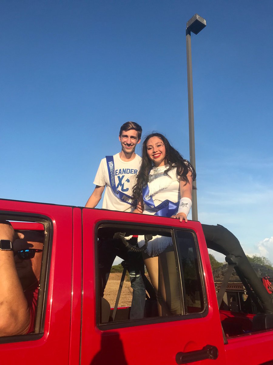 shawnaq's tweet photo. Homecoming 2019 https://t.co/iAL2RfDgBX