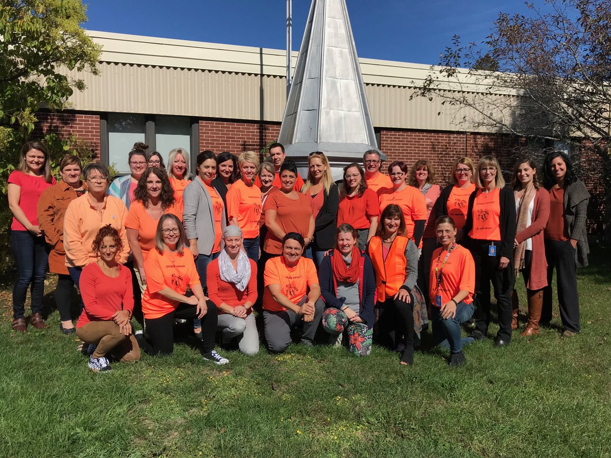 FranceLamafr's tweet photo. Chaque enfant est important ⁦@CSDCEO⁩ #JourneeChandailOrange en mémoire des enfants autochtones #CSDCEOautochtones https://t.co/753L73UgjC