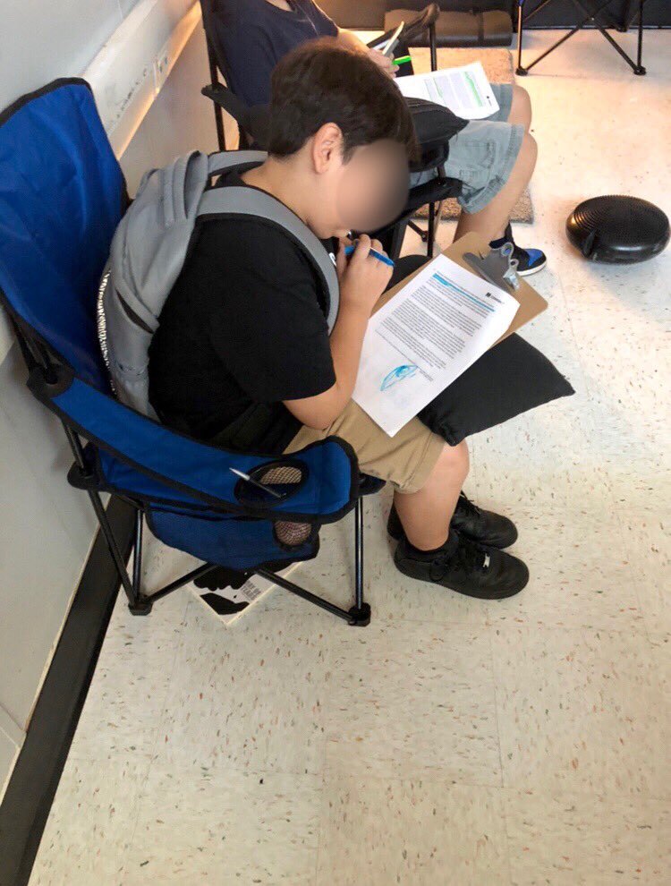 MsClintonSHS's tweet photo. Grade 9 English did a great job finding and incorporating text evidence today for our first #litanalysis draft! https://t.co/3x7kTvsck9
