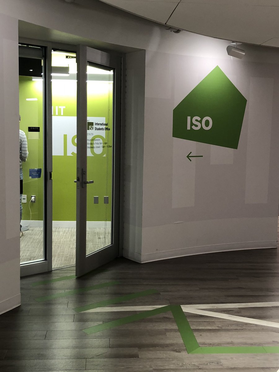 pearlli98's tweet image. Colors designate the different offices in the building. Branching from a concrete pillar in the lobby, each line leads to a office that uses the same color for its interior design. Colors are identities and differentiate the roles they play. #wherearethecolors #communitybydesign