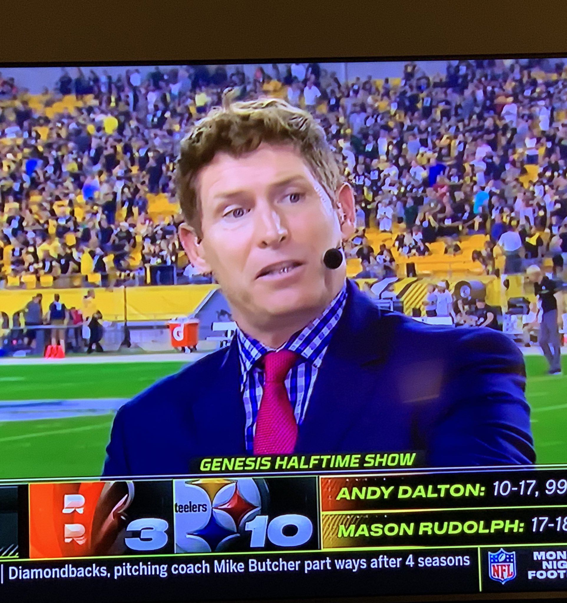 Matt Whitlock on Twitter: "I love Steve Young so much but his hair tonight  looks a little bit like everyone on Seinfeld when they lost their water  pressure. https://t.co/jHDScoqRW5" / Twitter