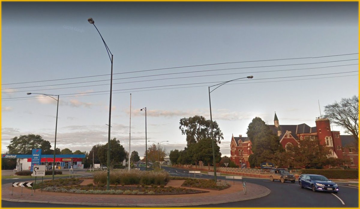 RossettiScott's tweet photo. Do you think Wellington Shire Council should fly an Australian Flag on the existing Raglan Street flagpole or remove the flagpole completely?  Let me know in the survey link below. 

https://t.co/VTXNM33SxT

#gippsnews https://t.co/QdRza4yhku
