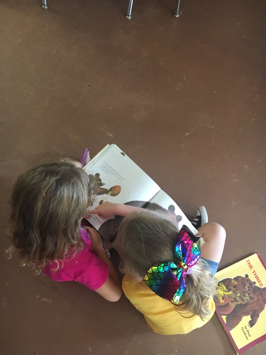AustriaKinders's tweet photo. We are storybook readers! I love how my Kinders change their voice to sound like the character. ❤️ We heard a bunch of great big bear voices! https://t.co/Ko0gSqYzDP