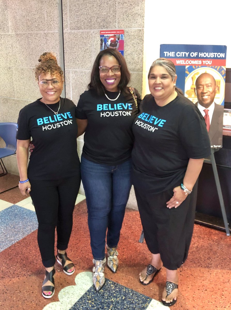 LollieRB's tweet photo. We had a chance to show up to rep our AT&amp;T at today's Mayor Turner &amp; FCC Commissioner Brendan Carr's discussion on bringing 5G connectivity to our Houston's Complete Communities. https://t.co/wUZRiTLYjj