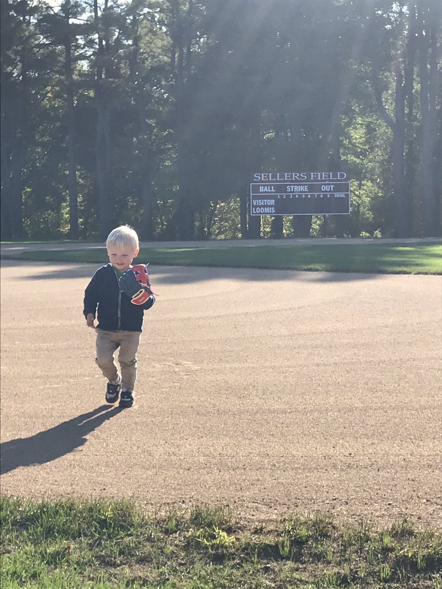 DMcKillopJR's tweet photo. It was a beautiful fall day on Sellers field. Trace saw that the field was looking good on our way to the library and wanted to start working at 3B!! #rollbirds #natural #facbratlife #ballandbooks #studentathlete @LoomisAthletics @LCBaseballPels @loomischaffee https://t.co/GPbao7sbra