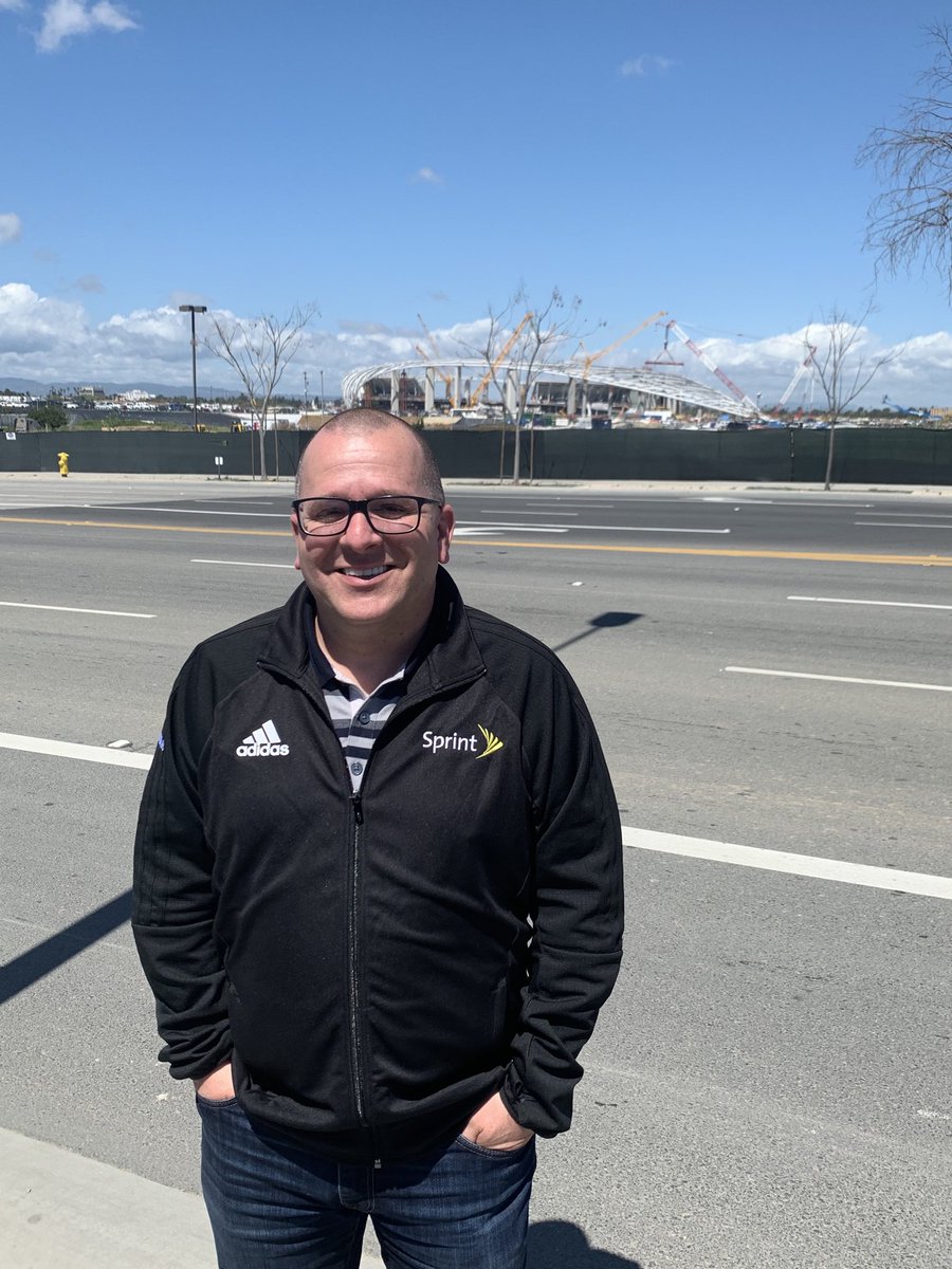 Thank you ⁦<a href="/TLE619/">Trent E</a>⁩ for 18 incredible years @Sprint.  The 212 mentality inspires us all every day!  Congratulations and thanks for being a great partner to all of us in the SW Region and beyond!