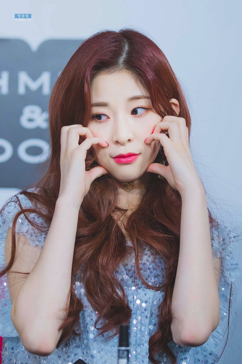 _mingdungdung's tweet photo. 190928 도쿄 팬사인회 HQ

니가 내 맘을 다 가져갔어🥺

#민주 #강민주 #MINJU #ミンジュ
#공원소녀 #GWSN #公園少女
@kiwipop_GWSN https://t.co/BSXGYc9yTK