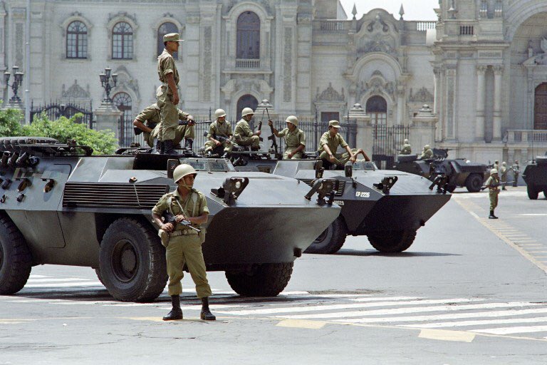 chifaentiffanys's tweet photo. El centro de Lima cuando Fujimori disolvió el Congreso ilegalmente a través de un autogolpe

El centro de Lima cuando Vizcarra disolvió el Congreso, legal y constitucionalmente, según la propia Constitución de Fujimori https://t.co/31M8ewF33G