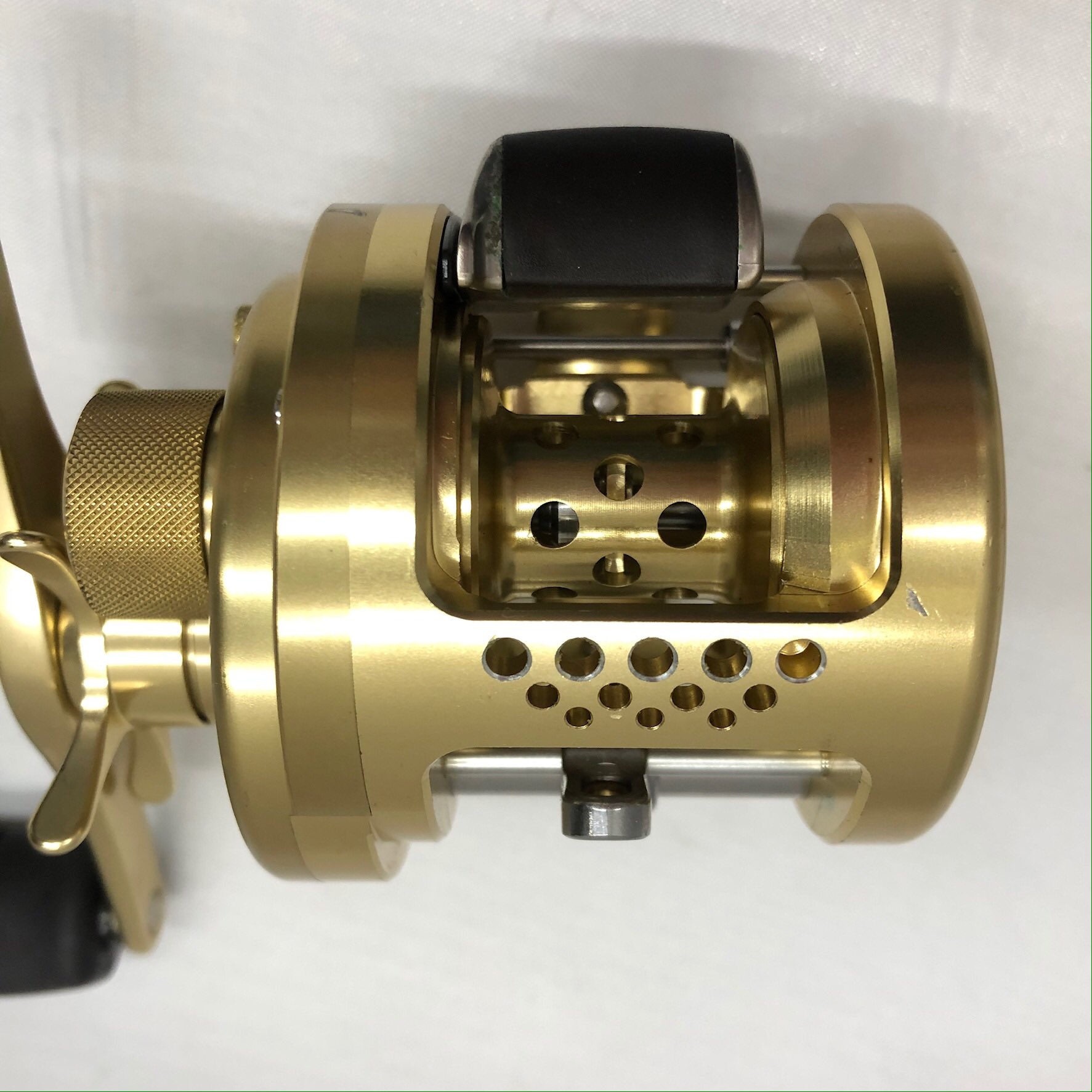 上島釣具店 中古商品 シマノ カルカッタコンクエスト 300f 中古 税 上島釣具店 釣り 釣具 Fishing Fishingtackle Fishingtackles シマノリール シマノ Shimano Shimanofishing リール 海釣り Shimanoreels カルカッタコンクエスト