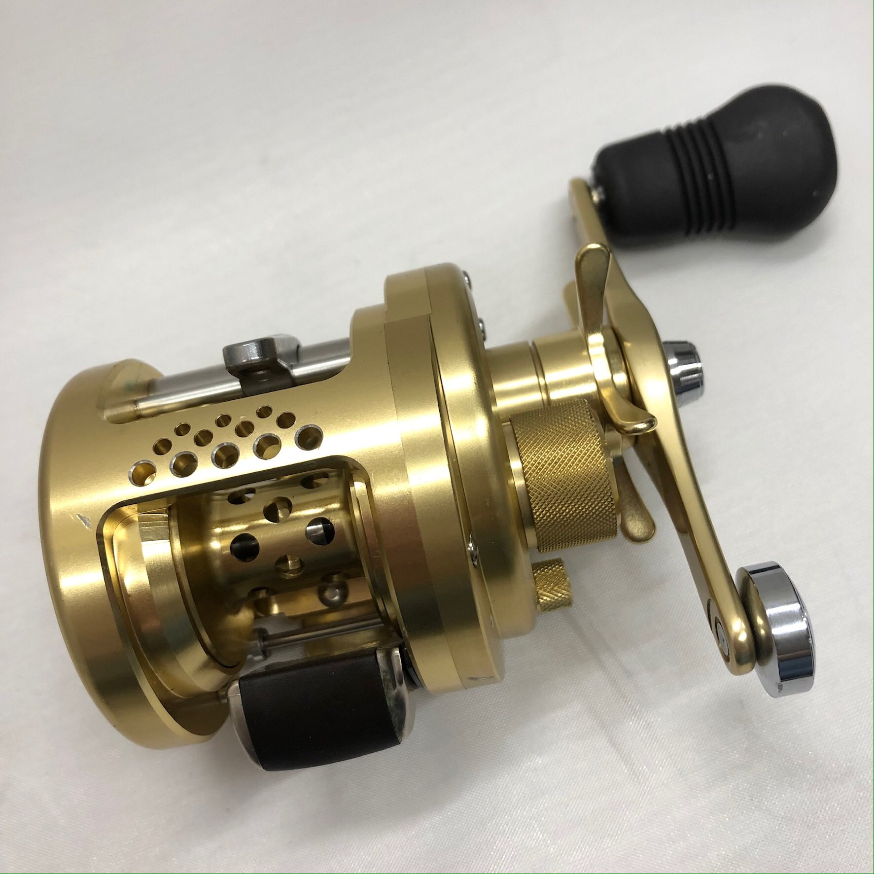 上島釣具店 中古商品 シマノ カルカッタコンクエスト 300f 中古 税 上島釣具店 釣り 釣具 Fishing Fishingtackle Fishingtackles シマノリール シマノ Shimano Shimanofishing リール 海釣り Shimanoreels カルカッタコンクエスト