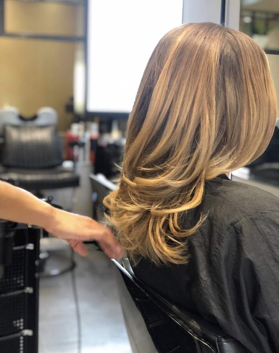 171Salon's tweet photo. Sometimes a simple blow dry can make all the difference. Soft, defined waves which perfectly show off your divine hair tones. If you have an event or would just like to relax and be pampered, give us a call for a 40 minute blow dry treatment today. #islington https://t.co/WRps87JitH