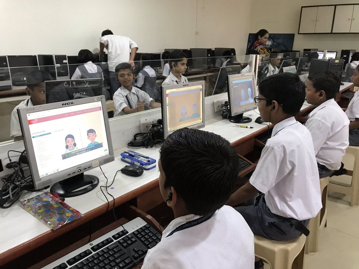 poojataparia's tweet photo. Enjoyed observing how 5th grade kids in a school are learning personal safety skills online on https://t.co/coBpqFMu4s. Kids are so smart! Without too much exposure to tech they are still able to navigate. And they love interactive audio visual content. #SafetyEd @Arpan_CSA https://t.co/sRZEiQKGqG
