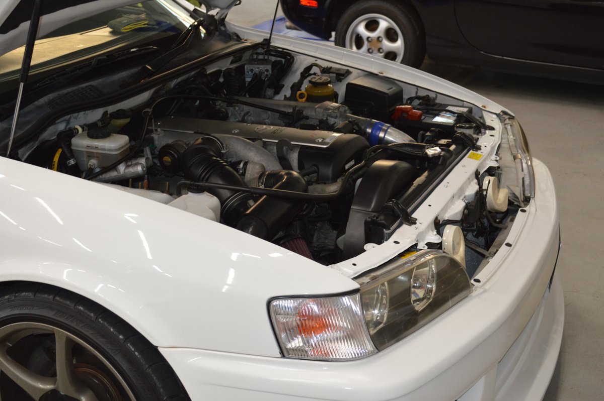 東海工科自動車大学校 Sur Twitter 放課後整備タイム 今日は2年生のチェイサーツアラーvの整備 室内の電装を整備しました At車からミッションを載せ変えてあります 走るのが大好きな先生もこれにはご満悦 笑 次はどこを整備するのか 東海工科