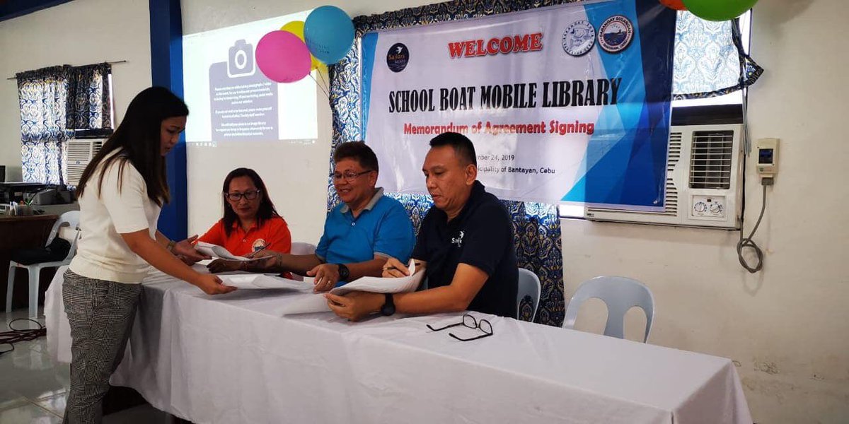 SailorsSociety's tweet image. Woohoo! We’ve just signed the MoA for our School Library Boat!

This mobile library will bring books to children in seafaring communities on islands in Cebu, #Philippines.

You can help us help more by donating at: sailors-society.org/give

#charity #impact #educationmatters