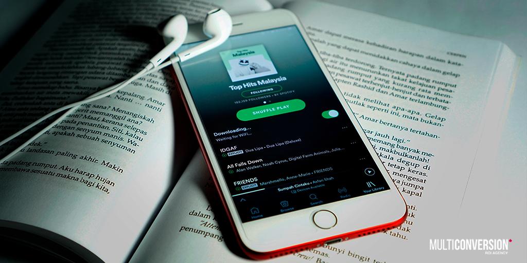 multiconversion's tweet image. Novedades en Spotify 🎧 Desde hace unas semanas lanza un aviso informándonos que ahora podemos usar nuestra voz  para buscar canciones o responder a mensajes publicitarios 🎙 ¿Creéis que realmente están pensando en la comodidad del usuario? ¡Hagan sus apuestas! #Multiconversion