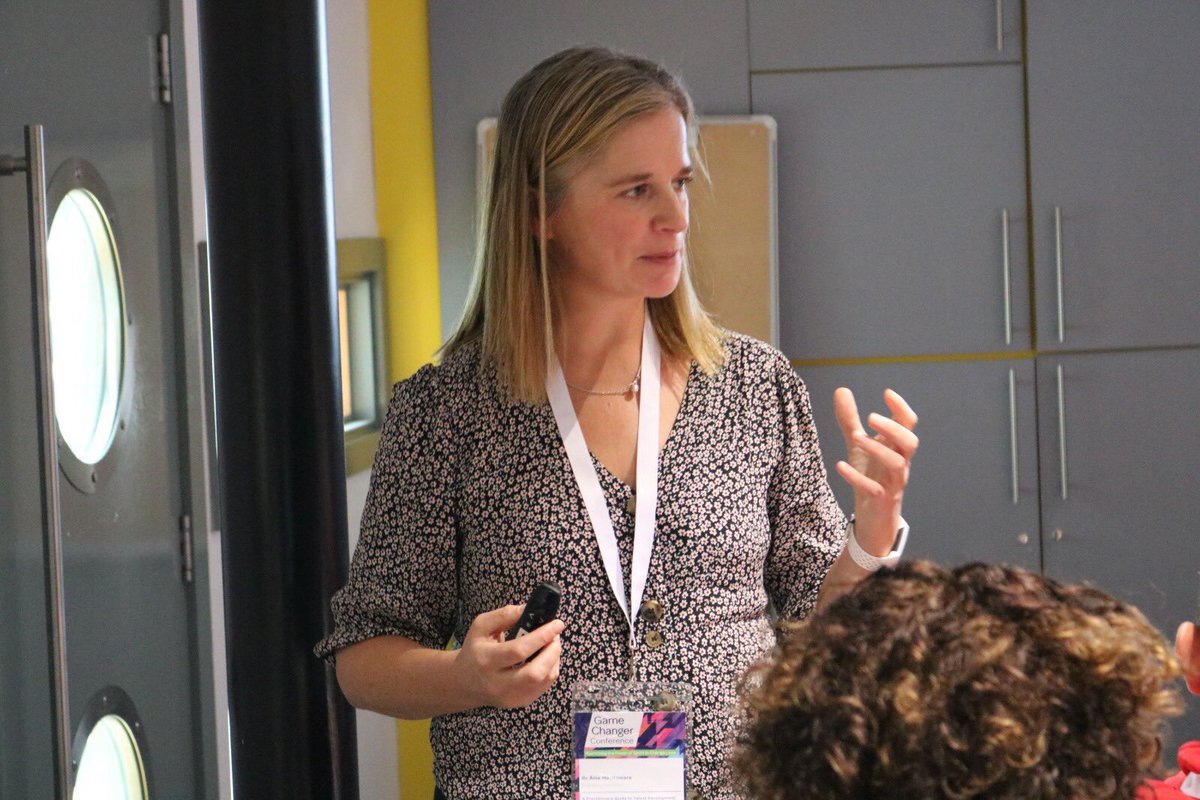 Fantastic day <a href="/TitanicBelfast/">Titanic Belfast</a> amongst leading minds in sports development in a variety of fields at @SportNINet #GameChanger
Loved listening to <a href="/LiquidThinker/">Damian Hughes</a> on my favourite topic of culture &amp; really inspiring break away session with @AineGreyMatters 
Looking forward to today!