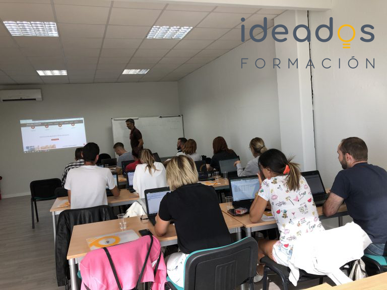 IDEADOSteForma's tweet photo. El pasado 26 de septiembre contamos con @Digitoceroform para la impartición de una #formación a los empleados de #Valisa. Un #curso muy interesante con contenidos básicos sobre #Excel 2016 donde los alumnos tenían muchas ganas de aprender 🤓 https://t.co/0Xrn3JsYPo https://t.co/SPQpagISqU