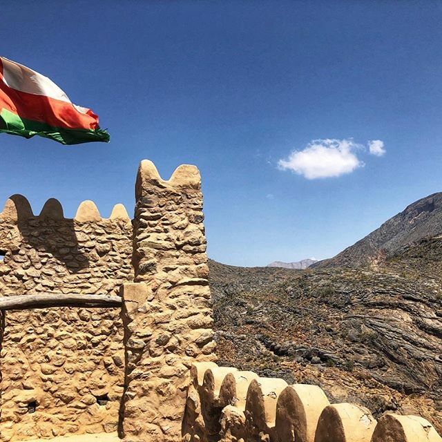 EscapeUAE's tweet photo. Making our way through a canyon in Oman was both thrilling and relaxing all at once. The kindness and generosity of our guides and the exhilaration as we jumped into the clear waters. #escapeeventsuae #omanhospitality #perfectweekendtrip https://t.co/WmToP0HtH8 https://t.co/jSvbdOFSaL