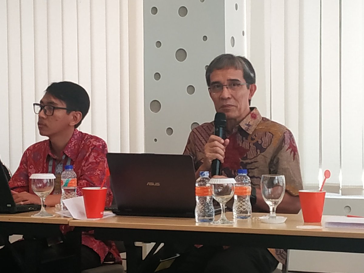 netgrit's tweet photo. Peneliti Senior Netgrit @HadarNG mempresentasikan @KawalPemilu2019 di forum "Regional Multi Stakeholder Meeting on Elections and Technology" yang diadakan oleh @perludem
#Netgrit
#Pemilu2019
#KPJS2019 https://t.co/UutQrjIjks