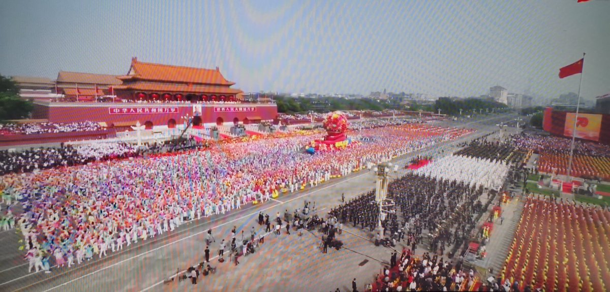 今日は中国の70年目の国慶節(建国記念日)、誕生日おめでとうございます！
我爱你，中国🇨🇳！此生无悔入华夏！