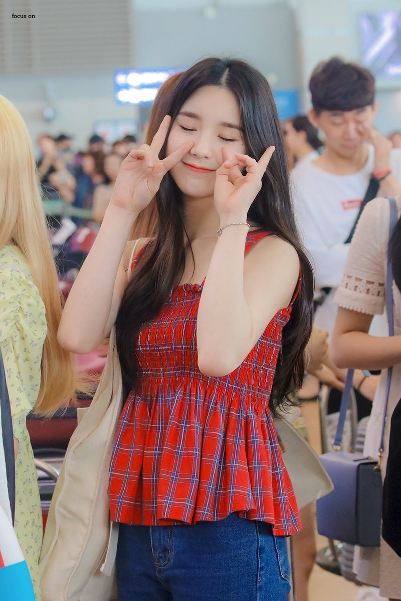 heejin pics (희진) tweet media