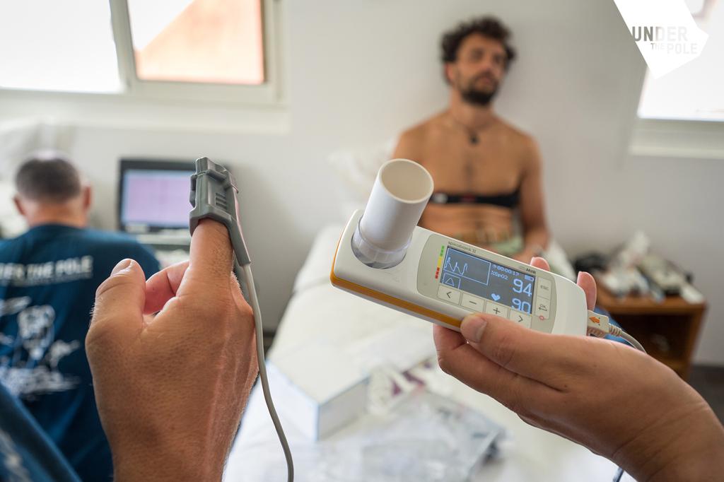 UnderThePole's tweet photo. Le programme physiologique mené dans le cadre de notre mission #Capsule servira à établir de nouveaux protocoles de plongée dans le cadre de futurs immersions de ce type. #science #diving #UnderThePole #UTPIII https://t.co/bh7ixuo9ju
