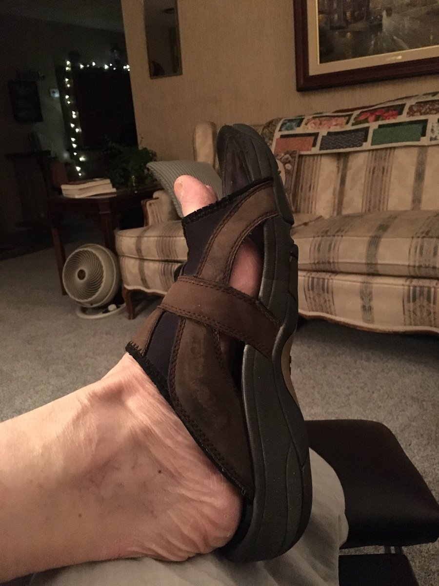 MasterControls's tweet image. 20. Functional Hallux Limitus- It is an inability of the big Toe to dorsiflex while under load. It creates a shorter less efficient stride and feels like your trying to walk or run with the parking break on.