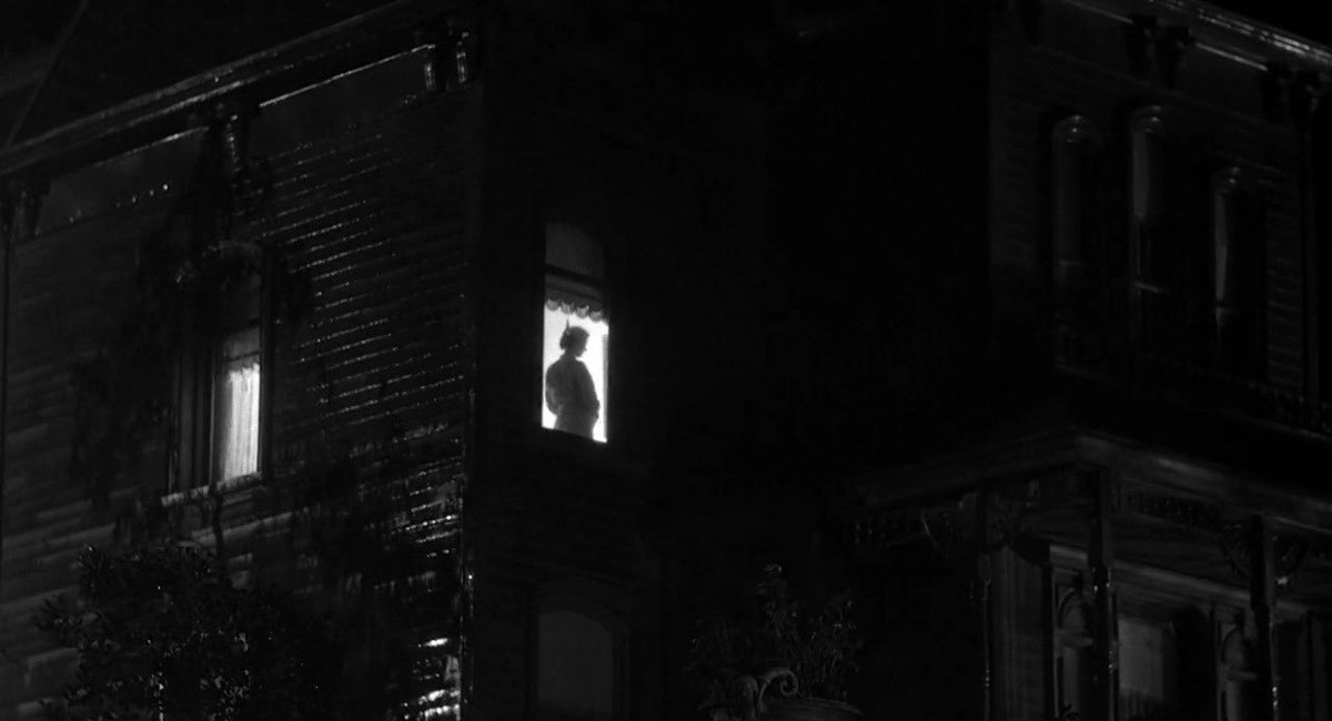 Ночь за окном. Отражение в окне. Окно ночью. Страшный призрак в окне. Unnerving images тревор хендерсон монстр.