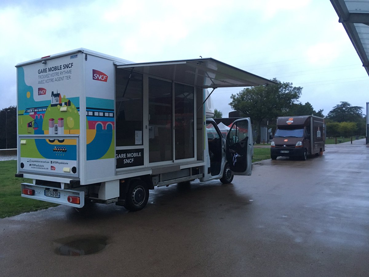 Prêt pour vous accueillir sur les #RNTP #RNTPSNCF2019 #SNCF et partager notre engagement dans le futur des mobilités. Réinventer la vie qui accompagne les mobilités avec l’Assistant personnel de mobilités.

1ere sur le salon : une #garemobile pour acheter / échanger vos billets !