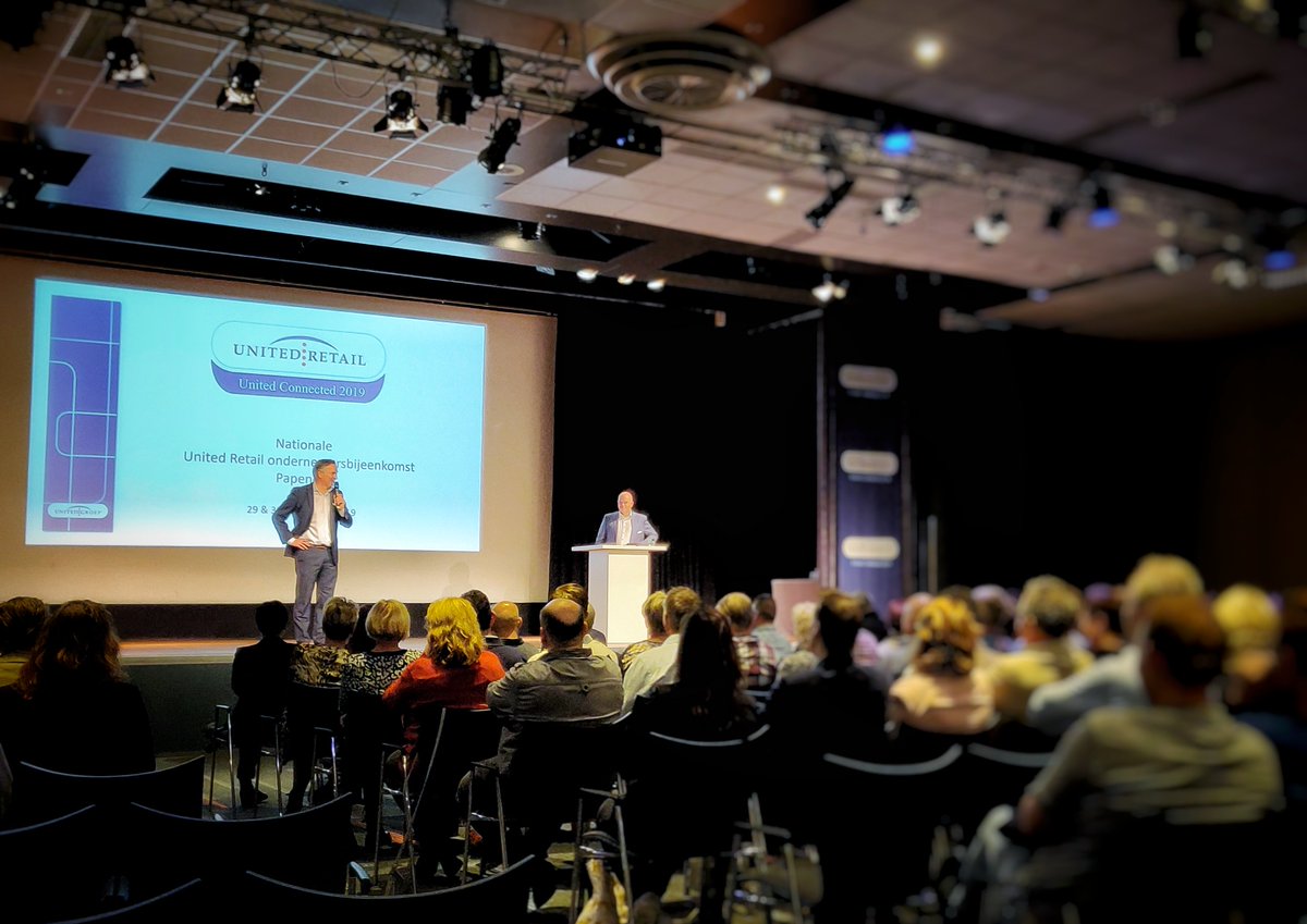 Bouwen aan succesvolle platformen doen we gelukkig niet alleen. Gisteren aanwezig op de jaarlijkse ondernemeringsbijeenkomst van o.a. Electro World. Samen met het e-commerce team luisteren we de wensen en beantwoorden we de vragen van dagelijkse gebruikers. #webuildsuccess