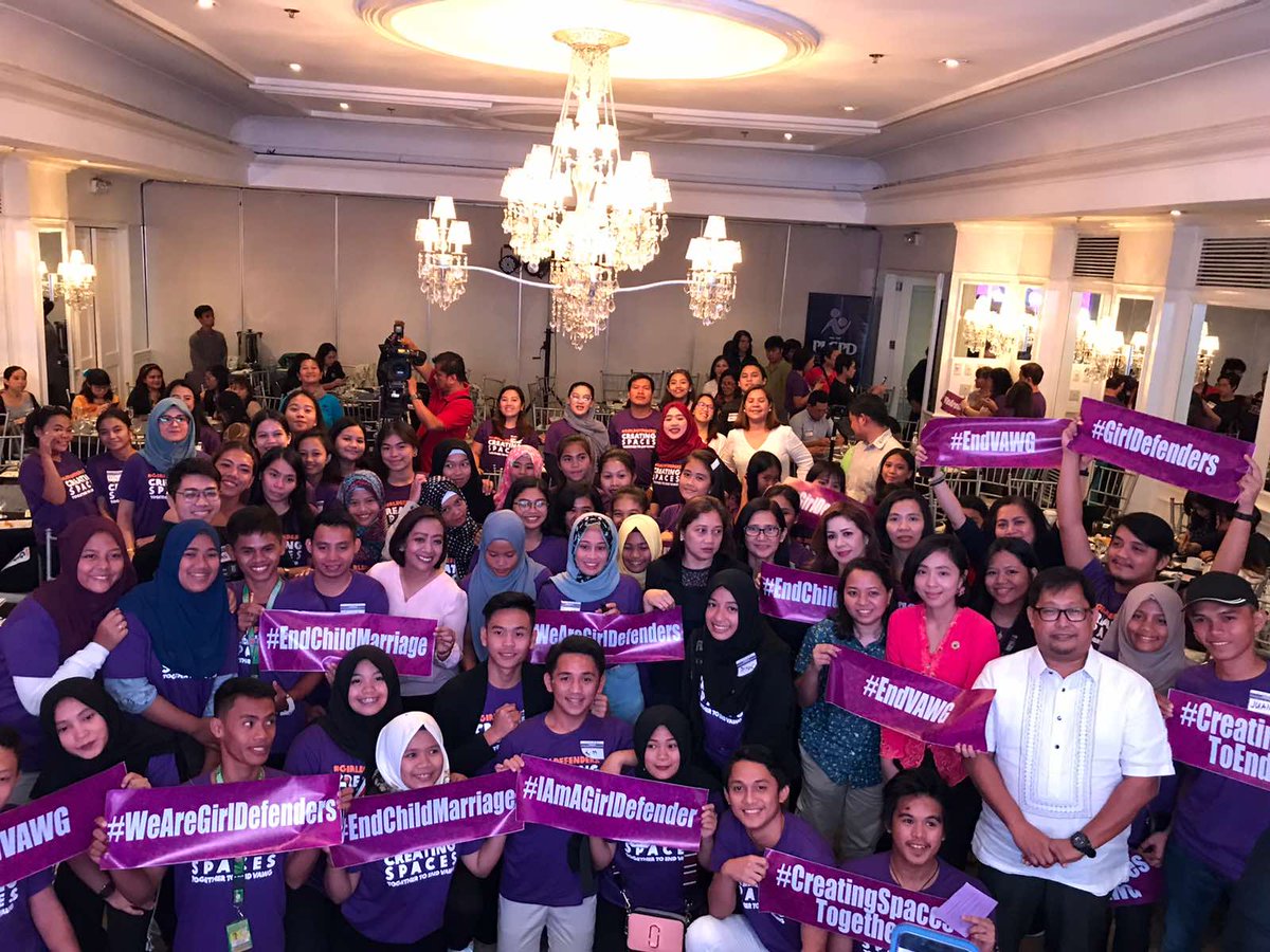 PLCPD1989's tweet photo. THE #GIRLDEFENDER 'S COMMITMENT: To a present and future that is free from all forms of violence!
As #GirlDefenders, we commit that wherever we are, we will create spaces together for positive changes in the lives of girls;
#CreatingSpacesTogether
#IDG2019 https://t.co/BANm1kLg90