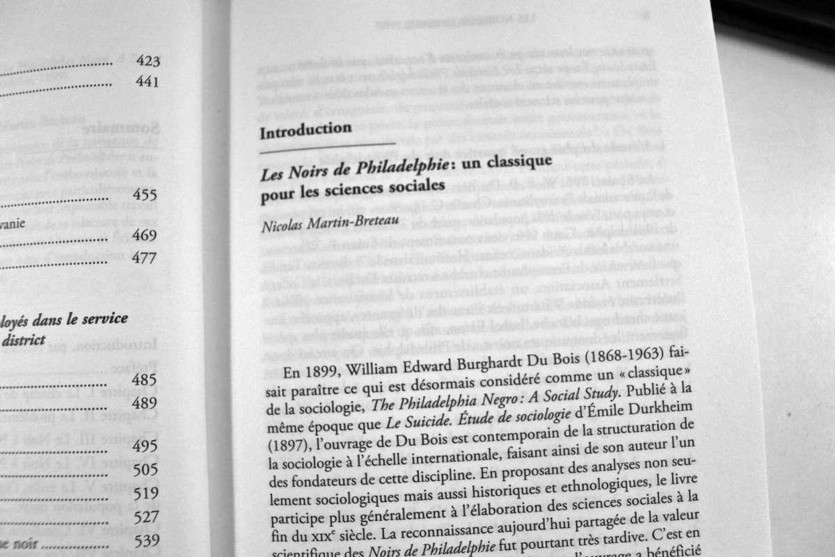 NMartinBreteau's tweet image. Ma traduction de l&apos;ouvrage classique de W.E.B. Du Bois, Les Noirs de Philadelphie (1899), est désormais disponible @Ed_LaDecouverte. Joie de voir aboutir ce long et passionnant travail! Bonne lecture!