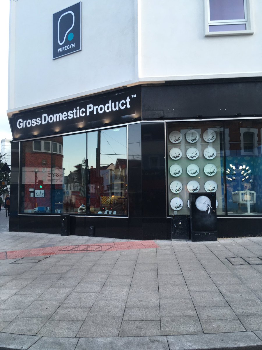 Huge #Banksy artwork installation under <a href="/PureGym/">PureGym</a> in #Croydon <a href="/yourcroydon/">Your Croydon</a> <a href="/VisitCroydon/">Visit Croydon</a>