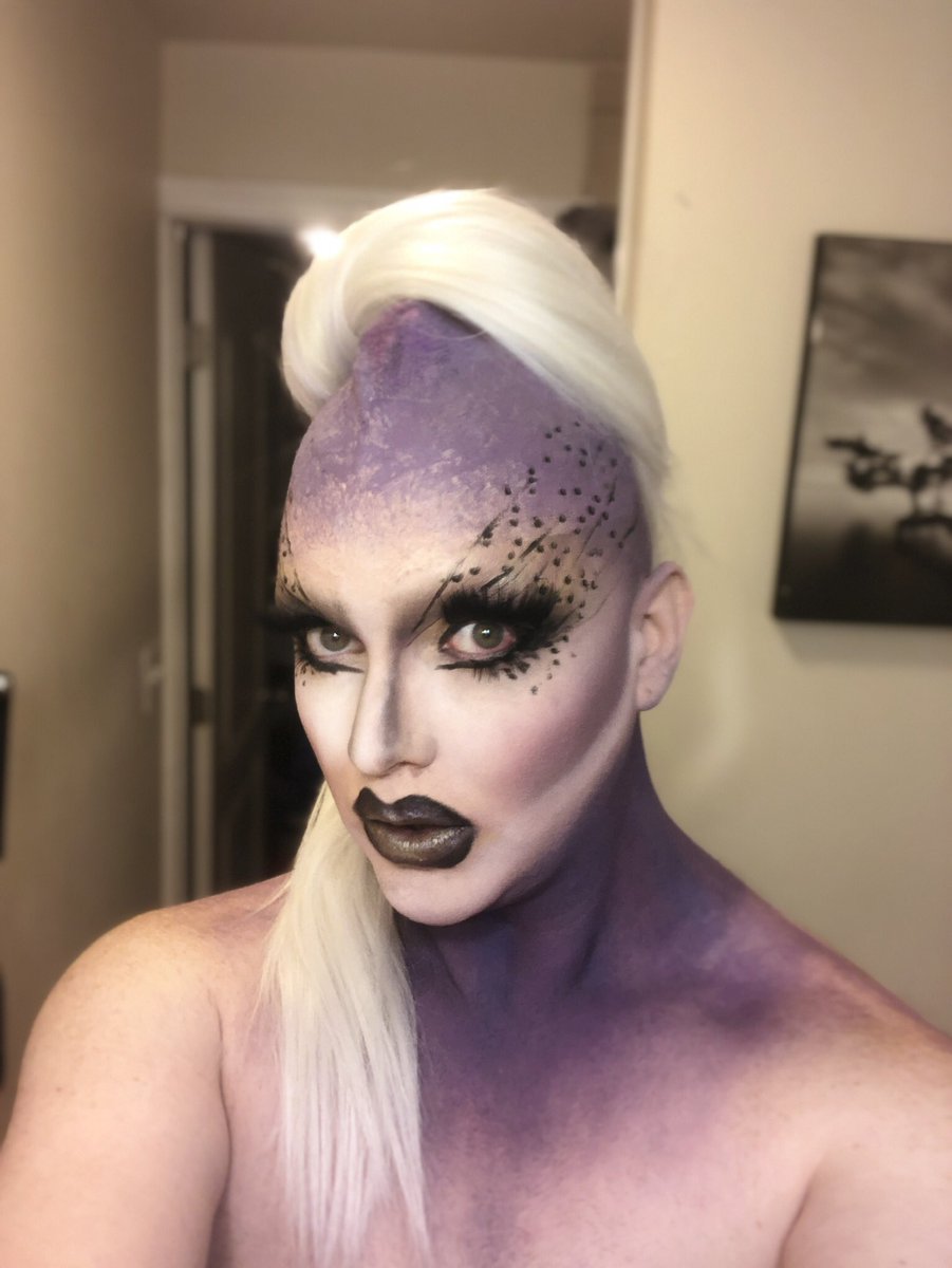 LILITHTOWERS's tweet photo. #versatility #dragqueen #chicagodrag #specialeffectsmakeup #lillywhitetowers #lilly2020 #intergalaticglamourclown #twistytheclown #AHS #followmyinsta https://t.co/CyV1ljHBkv