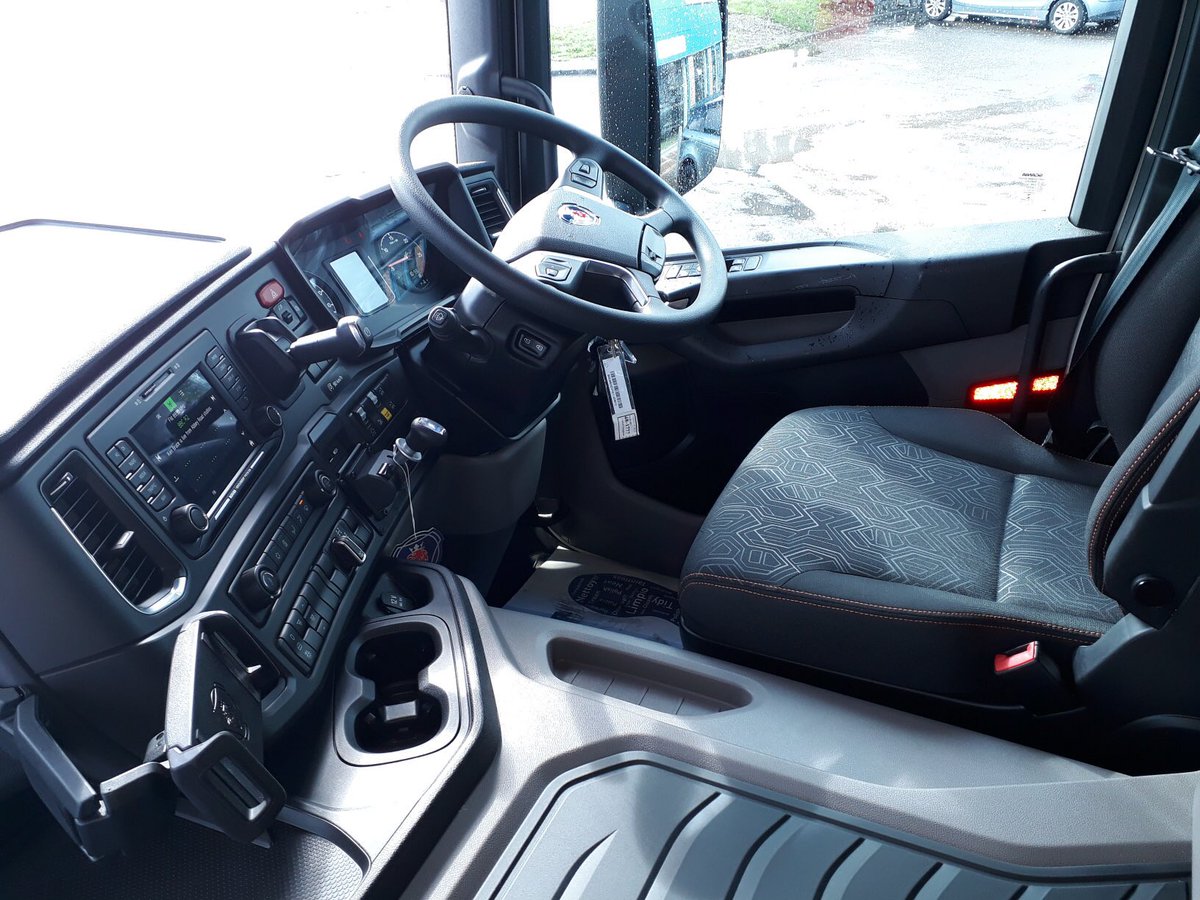 RWKeltruck's tweet photo. Neal Soils take their 1st new generation #Scania P410 8x4 with Thompsons Tipper body. Looking the part and saving them money 'Total Operating Economy'....with 26 more Tippers coming!! #Suppliedbykeltruck @keltruck @ScaniaSales @ScaniaGroup @ThompsonsTipper https://t.co/XwOuQ6bmGP