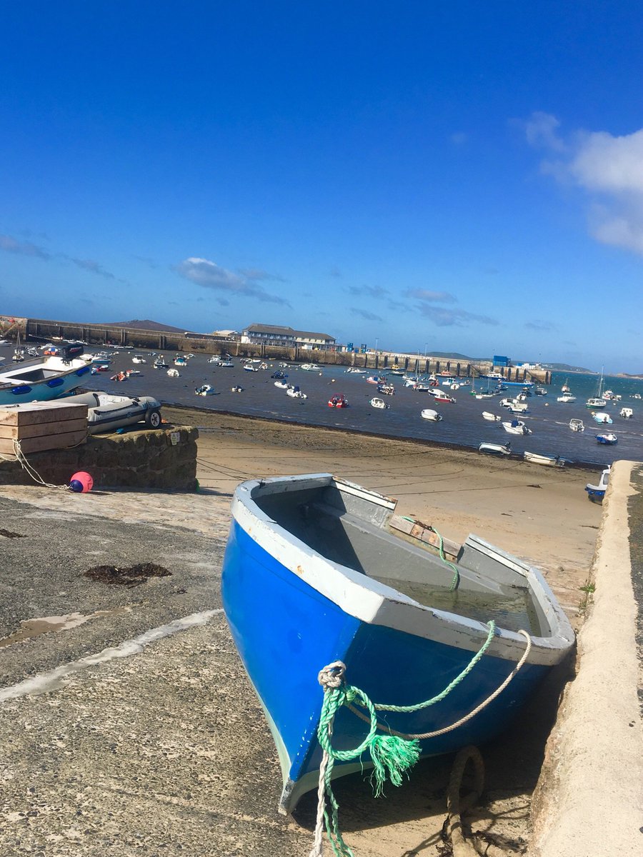 Lovely few days on #stmarysisland & today i’m off to #tresco (tides permitting) to a #writingretreat with @HannahLDennison ✍🏻 A stunning part of the world & only 20 mins from #cornwall