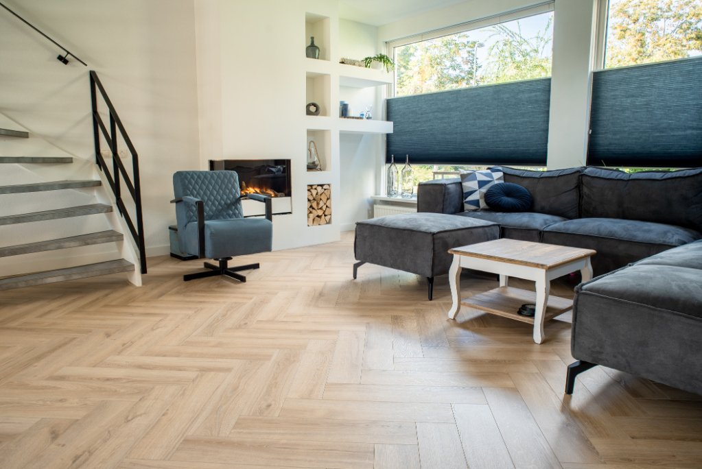 Floer_nl's tweet photo. Deze week een nieuwe inspiratie video van deze prachtige woonkamer 😍 #gefloerd
📸 Visgraat Laminaat Onbehandeld Eiken
#floer #visgraatlaminaat #visgraat #interieur #vloer #woonkamerinspiratie https://t.co/Aky2Jwlhjp