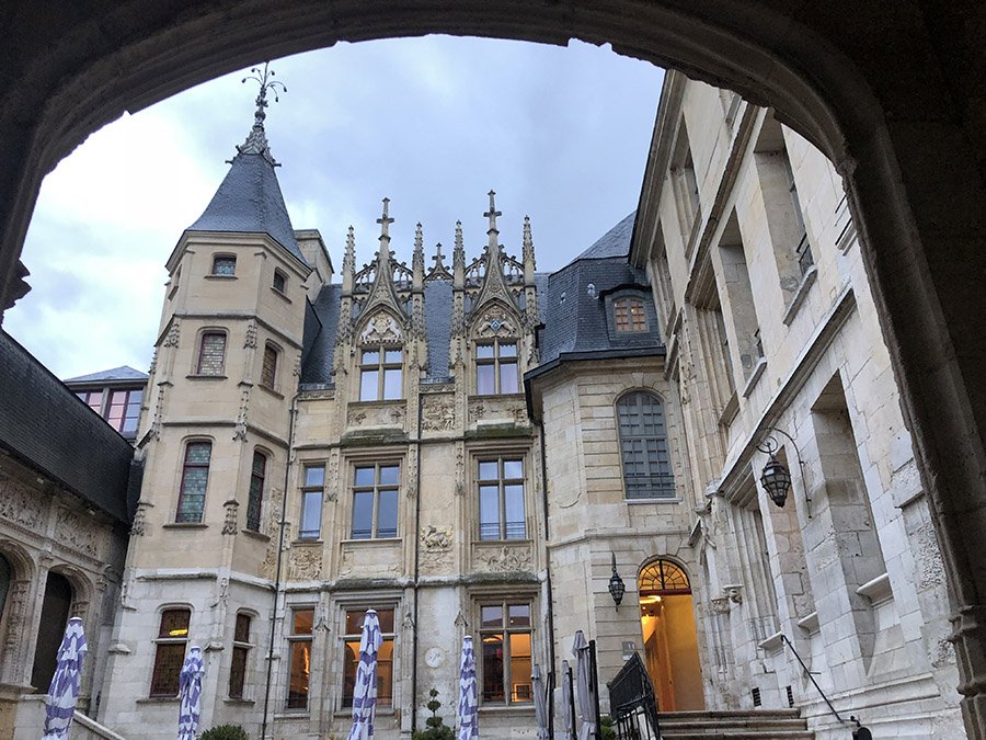 cd_doc's tweet image. Notre #DigitalTour2019 sur le #RGPD et la protection des données est aujourd'hui à Rouen ! Il n'est pas trop tard pour vous inscrire aux prochaines dates : Marseille et Toulouse ! Par ici -&amp;gt; xelians.fr/digital-tour-2…