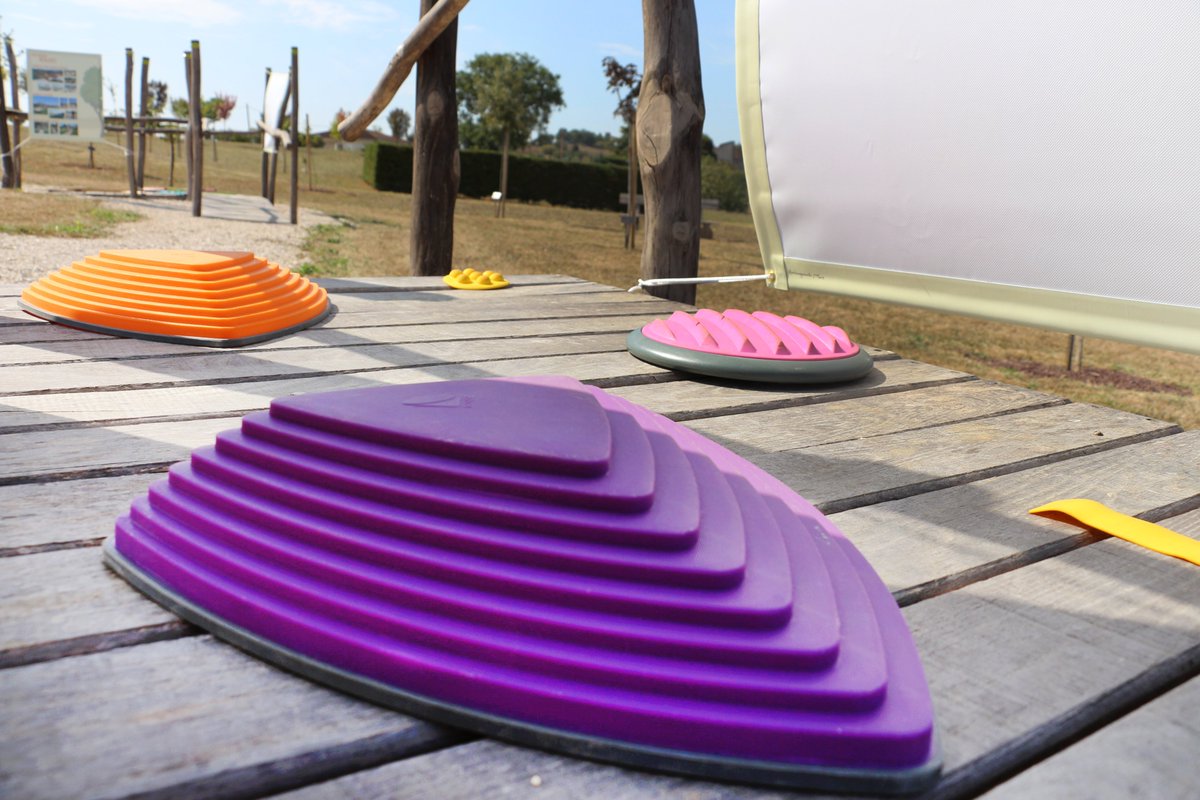 LES SENIORS TOUS DEHORS 🍁🍃🍂
👉🏻 Un moment de rencontre, d'échange et d'activités physiques partagées sur nos parcours GEROMOUV' 
👉🏻 Une démonstration pour vous montrer comment nos modules prennent vie grâce à l'animation et l'apport de petit matériel...