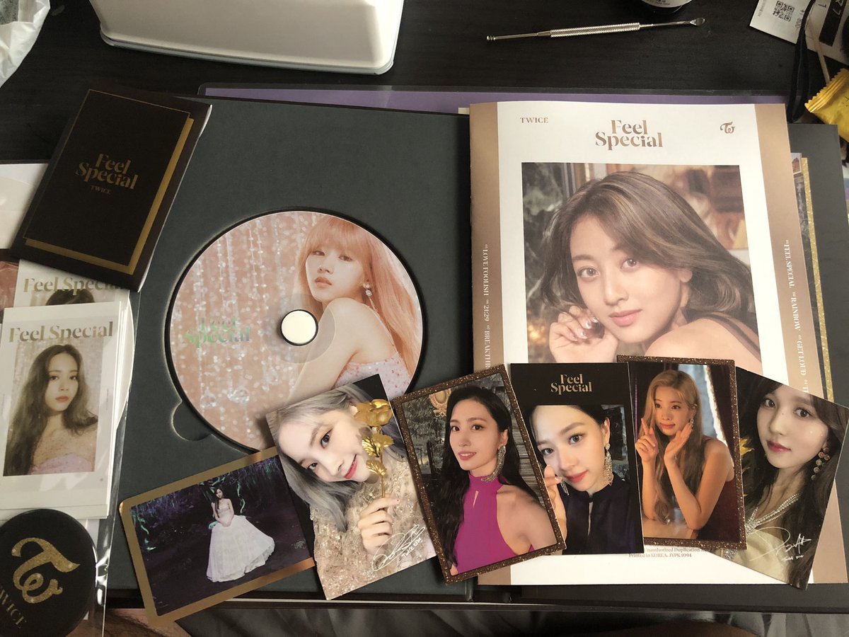 twice feel special アルバム 中身 TWICE - ミニ8集アルバム Feel