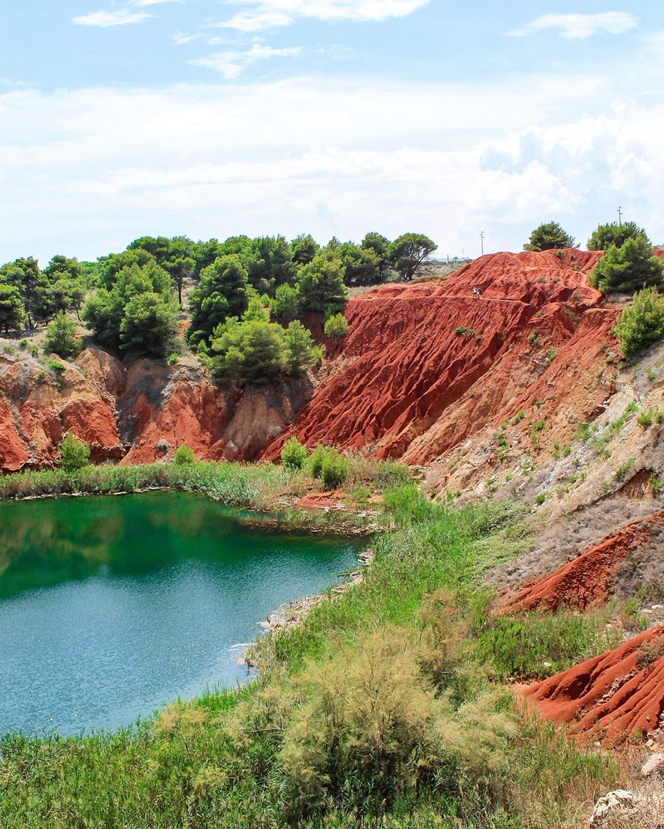 Se passate da Otranto non potrete fare a meno di visitare questo luogo dai colori intensi: è la cava di bauxite che si trova nella Baia di Orte.

#WeAreinPuglia

📷 Instagram @ puma_36