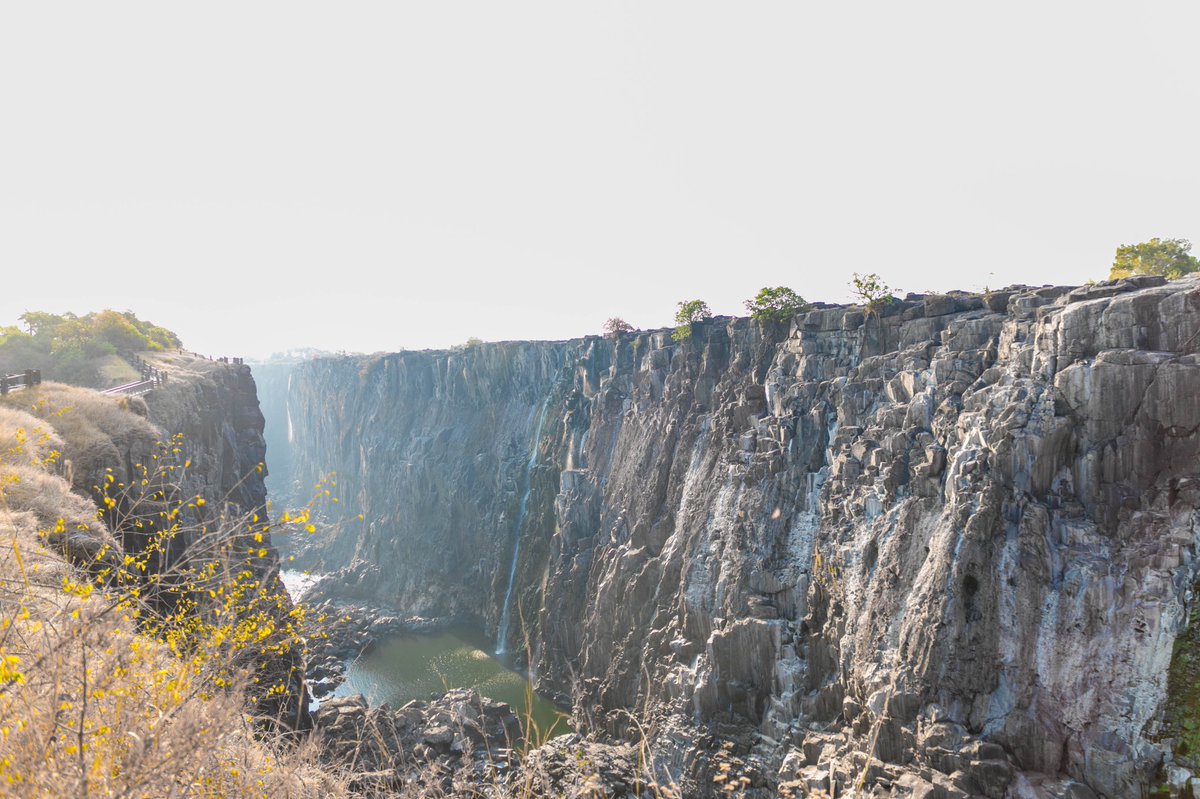 EdgarCLungu's tweet photo. These pictures of the Victoris Falls are a stark reminder of what climate change is doing to our environment and our livelihood. 
It is with no doubt that developing countries like #Zambia are the most impacted by climate change and the least able to afford its consequences. https://t.co/a6X0V2TrEQ
