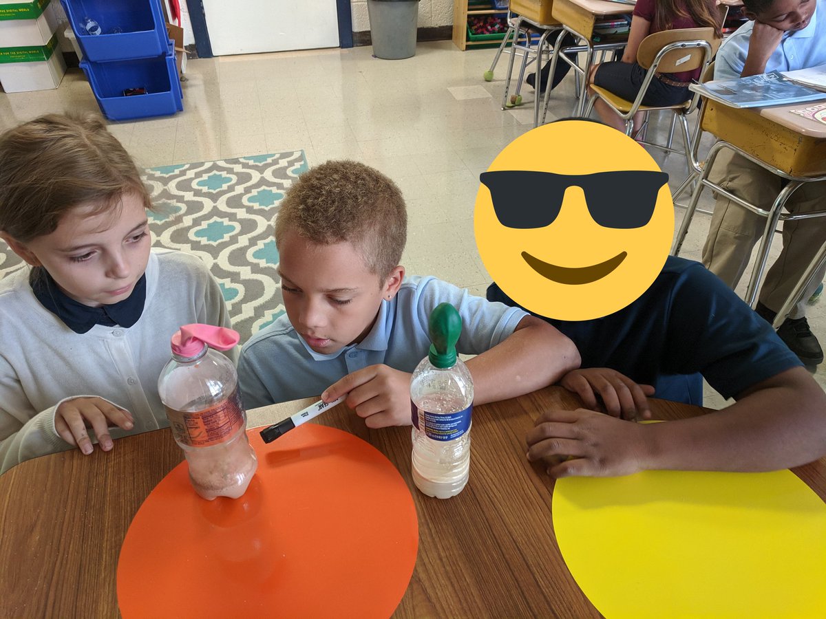 Watching cellular respiration in action as we learn about how our bodies use oxygen with The Circulatory Story! <a href="/WitWisdomELA/">Wit & Wisdom English</a> #seabrookbobcats #jwses4th