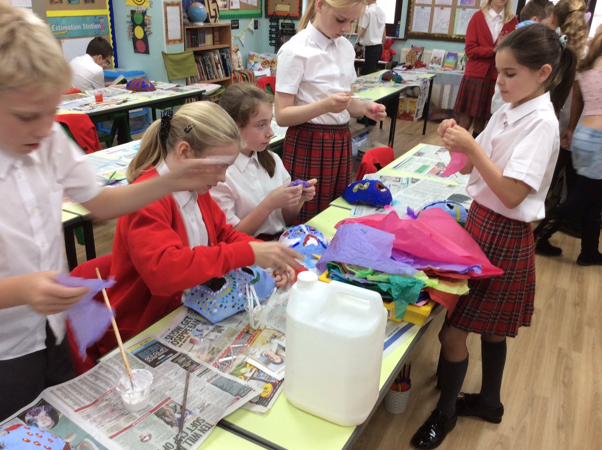 class6Aspull's tweet photo. Finally finishing our masks! Lots of creativity going on! #mayaart #creativeafternoons https://t.co/euBKSzLVfv