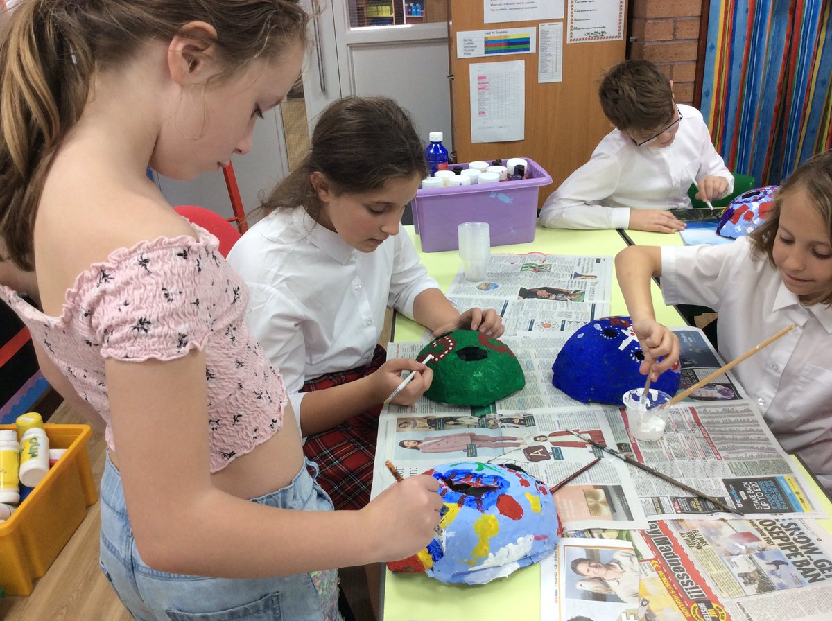 class6Aspull's tweet photo. Finally finishing our masks! Lots of creativity going on! #mayaart #creativeafternoons https://t.co/euBKSzLVfv