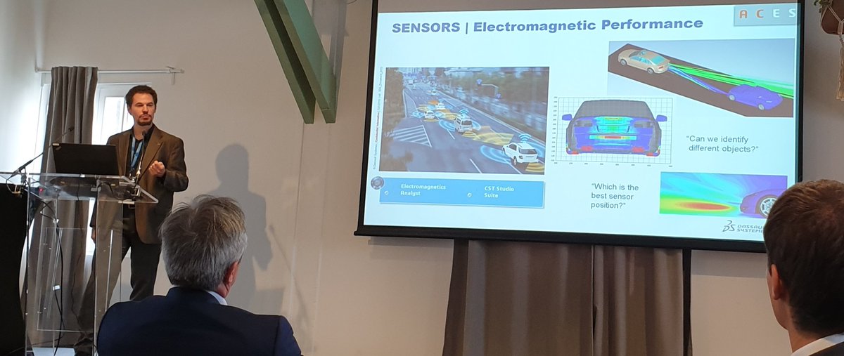 AnneFreund's tweet image. Simon Berard explique au #MODSIM19 en quoi la transition vers les véhicules autonomes nécessite de gagner la confiance. D&apos;où le besoin de comparer les alternatives d&apos;architecture E/E et de simuler des environnements en mouvement grâce à @3DSCATIA, #Dymola, #Simpack, #autosar