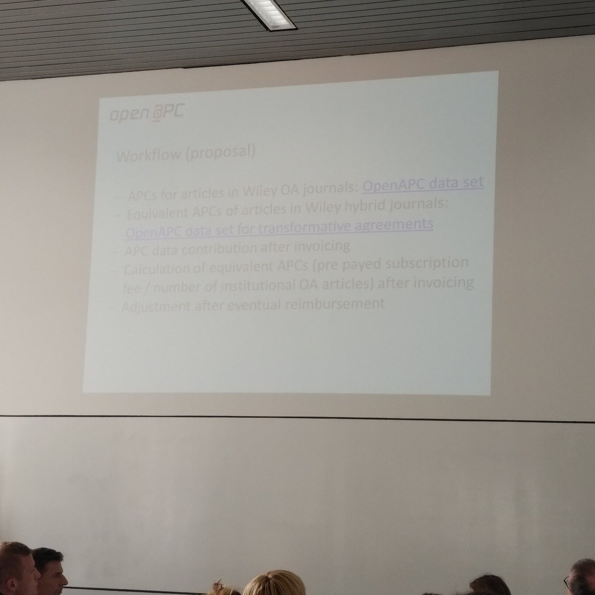 v_i_o_l_a's tweet image. dazu gibt es jetzt eine vorschlag zu einem #workflow: erfassung der gold-daten im kerndatensatz und der der hybrid-daten im transformative-agreement-datensatz, dann berechnung von &quot;equivalent APCs&quot;. #openAPC #oat19
