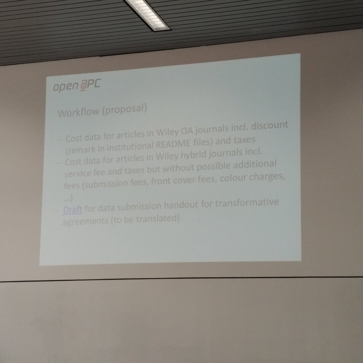 v_i_o_l_a's tweet image. dazu gibt es jetzt eine vorschlag zu einem #workflow: erfassung der gold-daten im kerndatensatz und der der hybrid-daten im transformative-agreement-datensatz, dann berechnung von &quot;equivalent APCs&quot;. #openAPC #oat19