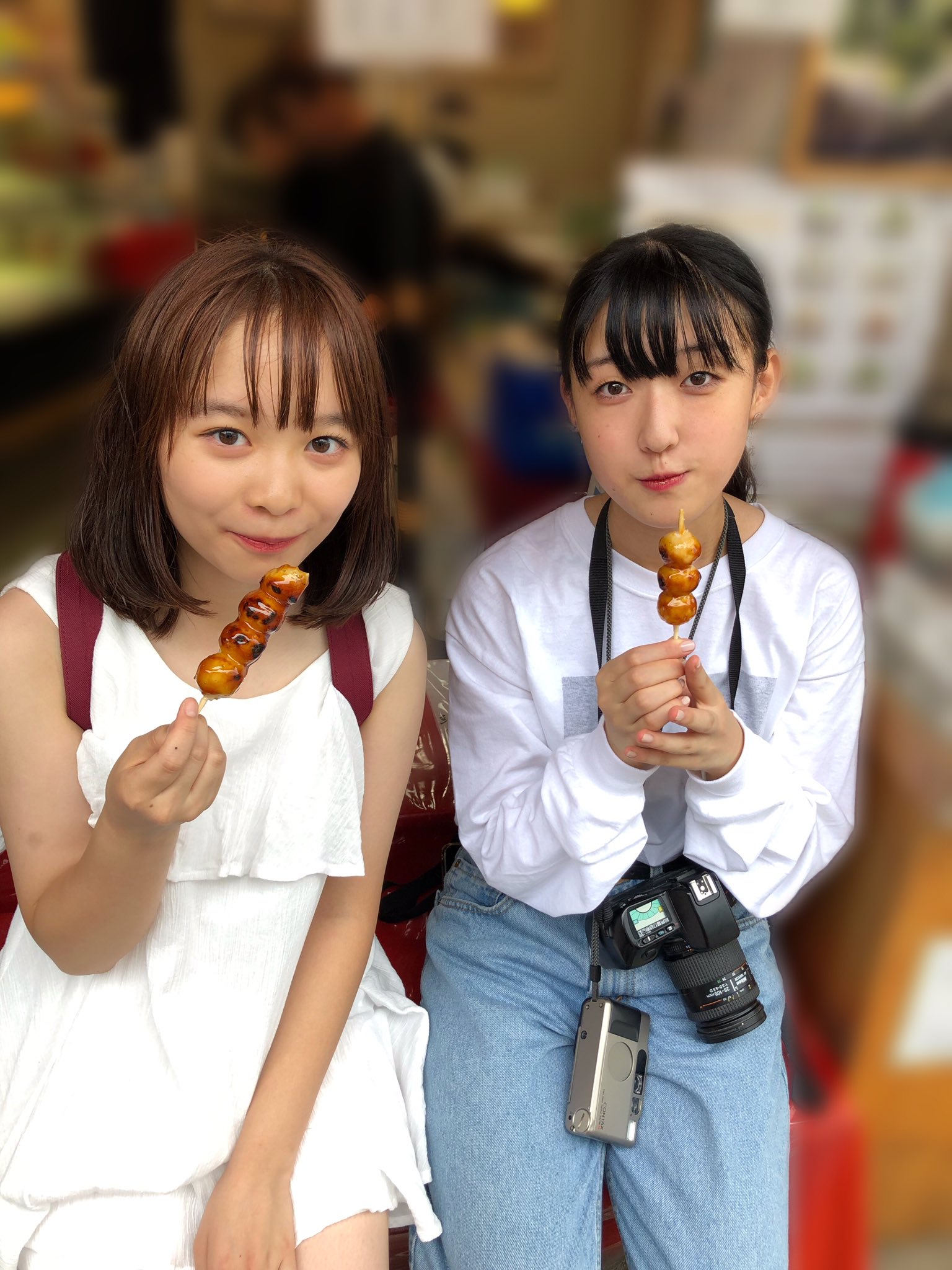 延命杏咲実 陶子ちゃんシリーズまだまだあるよ 一緒にみたらし団子食べたんだ 陶子ちゃんのお顔が見たかったみなさん お待たせしました 2枚目は大きな波で陶子ちゃんがめっちゃ濡れちゃって2人で大爆笑 私の写真もおまけでどうぞ