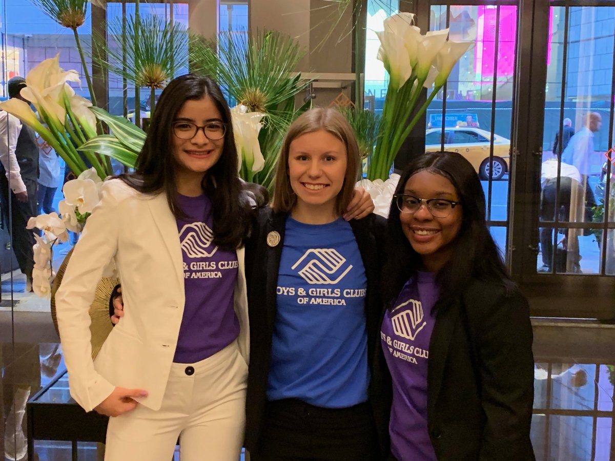 bgcsdc's tweet photo. LIVE: Our Youth of the Year Leonela is in Times Square right now with @PapaJohns, @BGCA_Clubs and two other amazing National Youth of the Year finalists! They will be ringing the iconic bell at @Nasdaq soon! Are you watching? https://t.co/e2W11WHLhX
#greatfutures #YOY19 #nasdaq https://t.co/TlNomjhwWA
